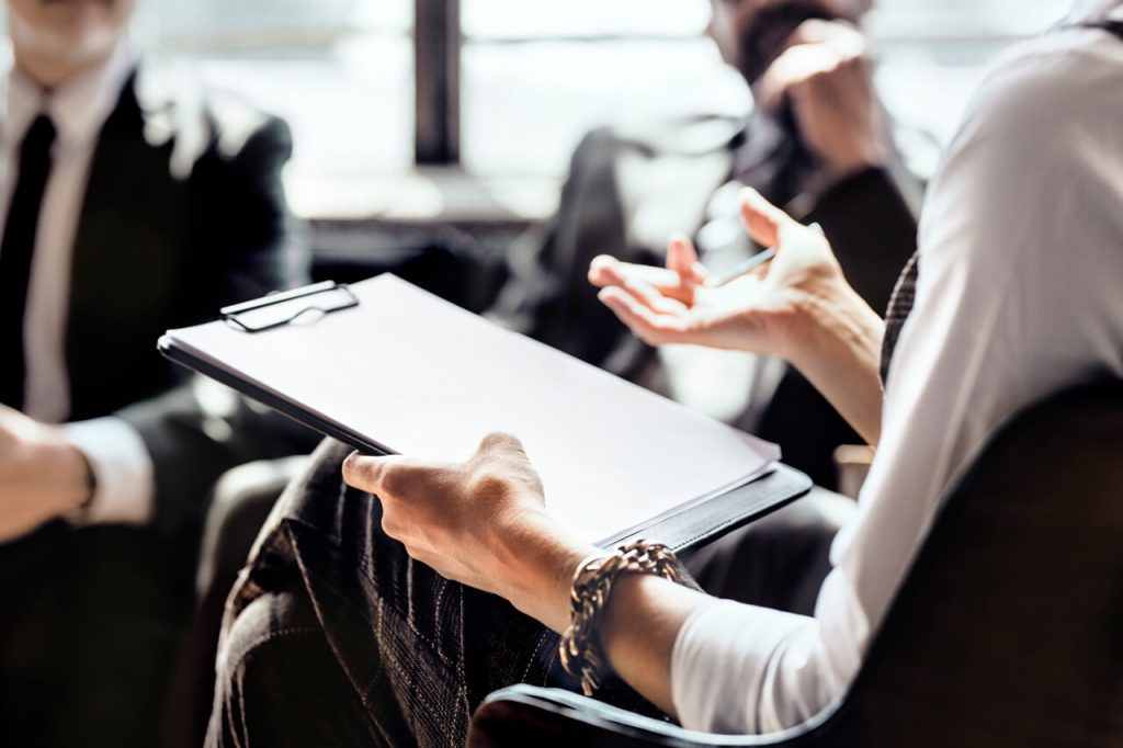 Guía para contratar servicios jurídicos empresariales especializados en Soft-Landing - Arizaga Abogados