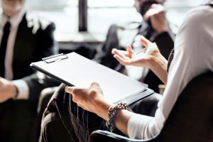 Guía para contratar servicios jurídicos empresariales especializados en Soft-Landing - Arizaga Abogados
